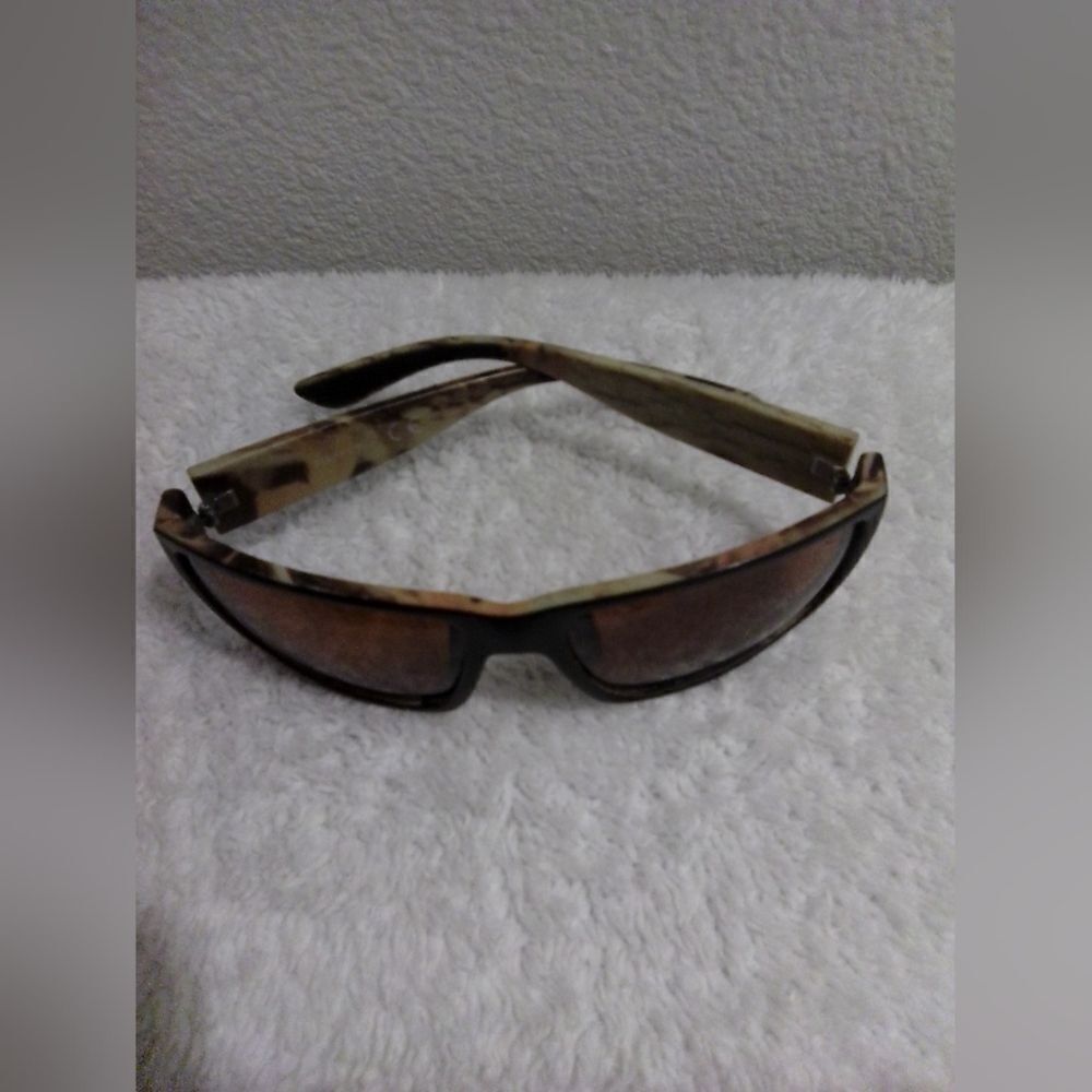 Title: “Men’s Polarized Camouflage Sport Sunglasses - Shatterproof & New”